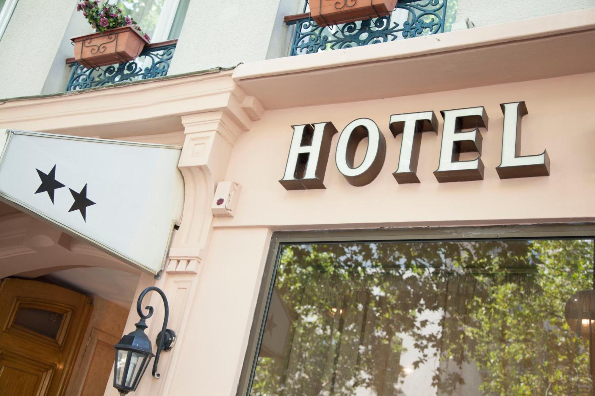 Hotel Des Pyrenees - Entre Bastille Et Nation Paris Exterior foto